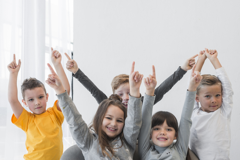 crianças felizes nas melhores escolas de natal