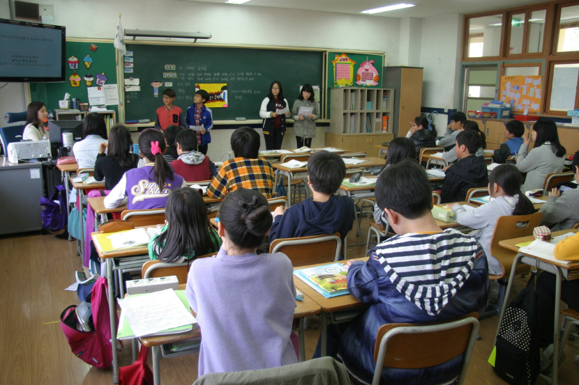 alunos em sala de aula