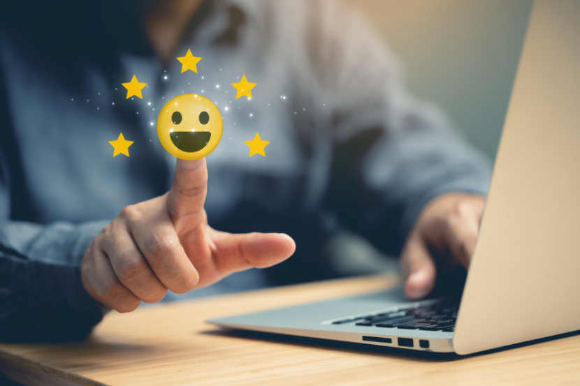 ilustração de avaliação com estrelas e emoji sobre melhor escola de Maceió