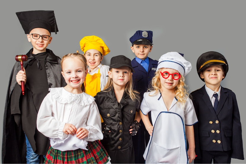 crianças vestidas de profissionais de diversas carreiras