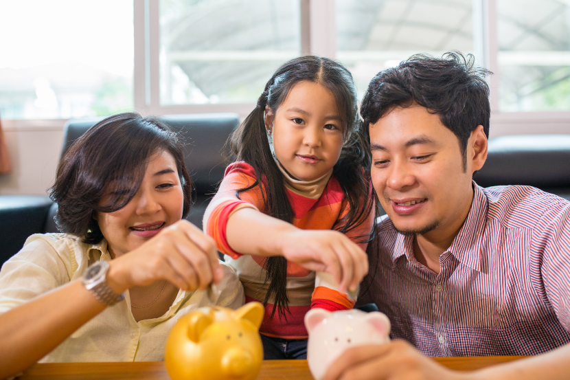 família poupando para educação